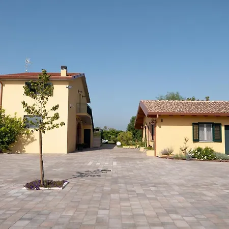 Casa Chiara Latina