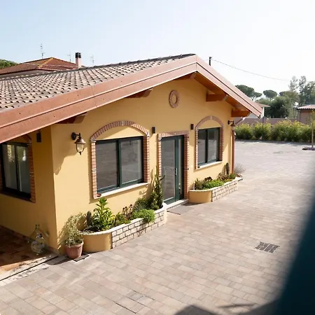 Casa Chiara Latina