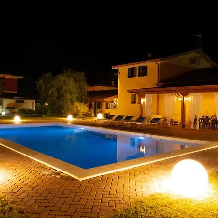 Casa Chiara Latina