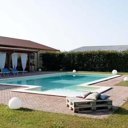 Casa Chiara Latina